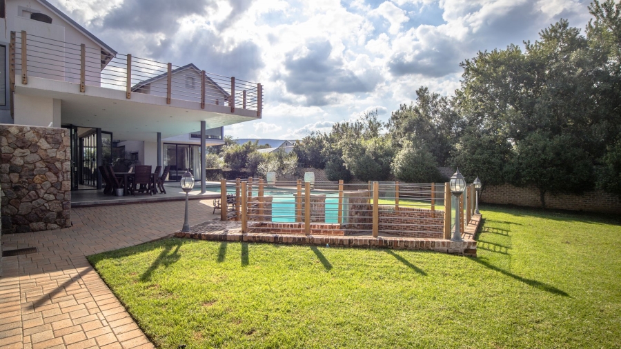 5 Bedroom Property for Sale in The Coves North West